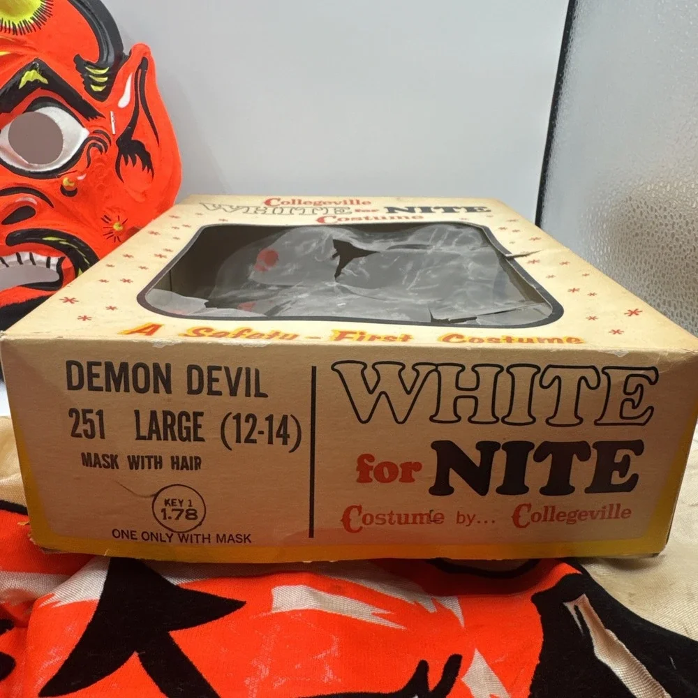 Collegeville Vintage 60s Halloween Costume Demon Devil‎ Trimable Beard Large